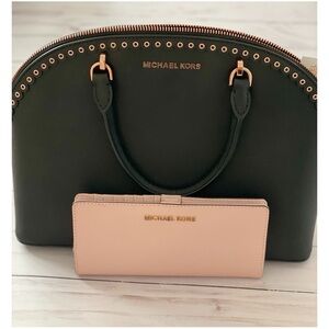 Michael Kors bundle *NEW*
